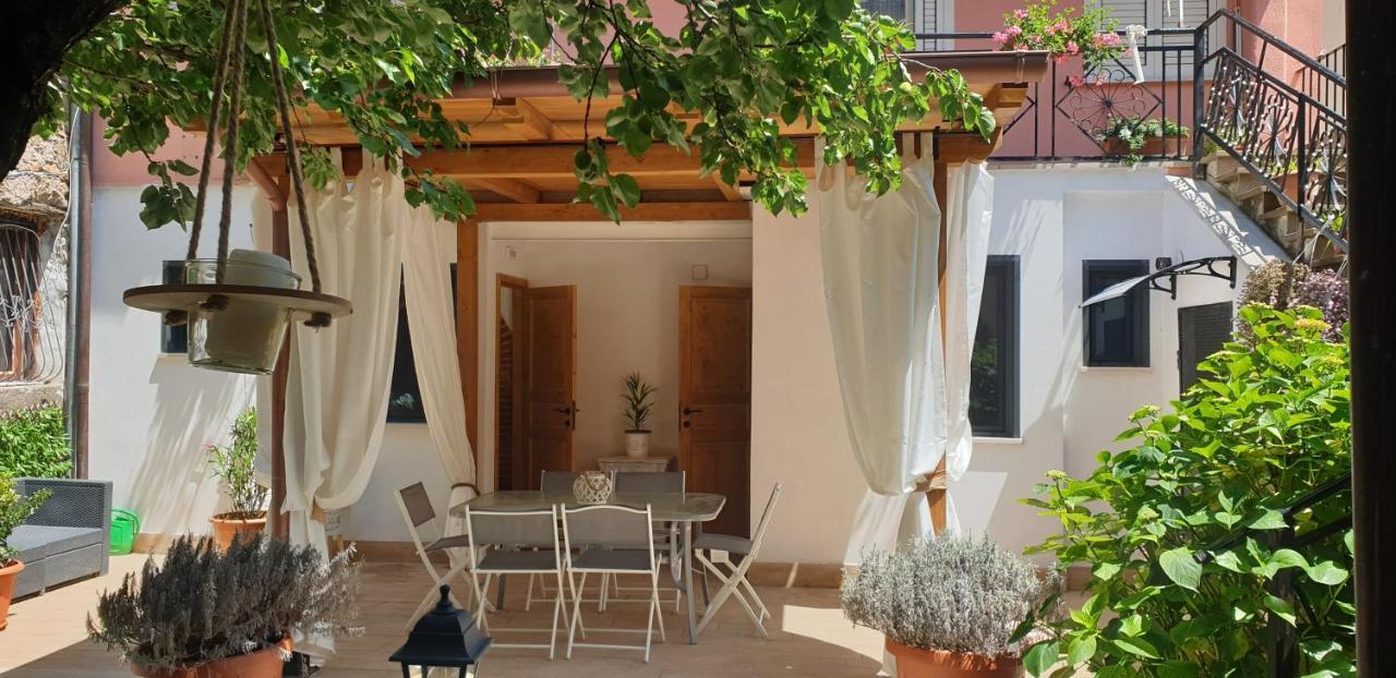 Il Giardinetto Di Dilyana Hotel Monterosi Bagian luar foto